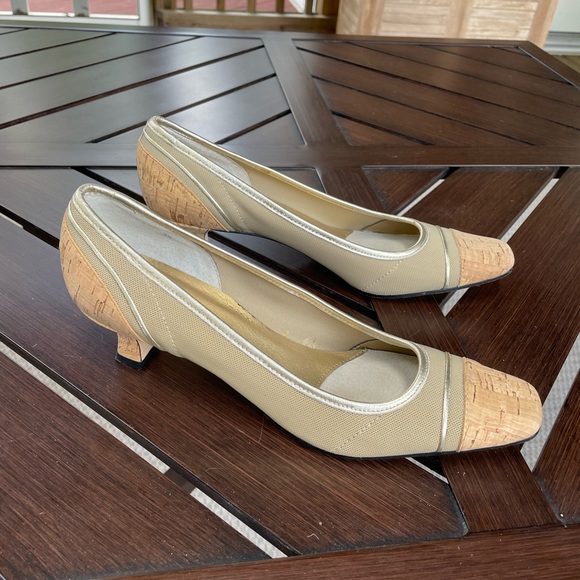 Vaneli cork and fabric heels - Picture 5 of 9